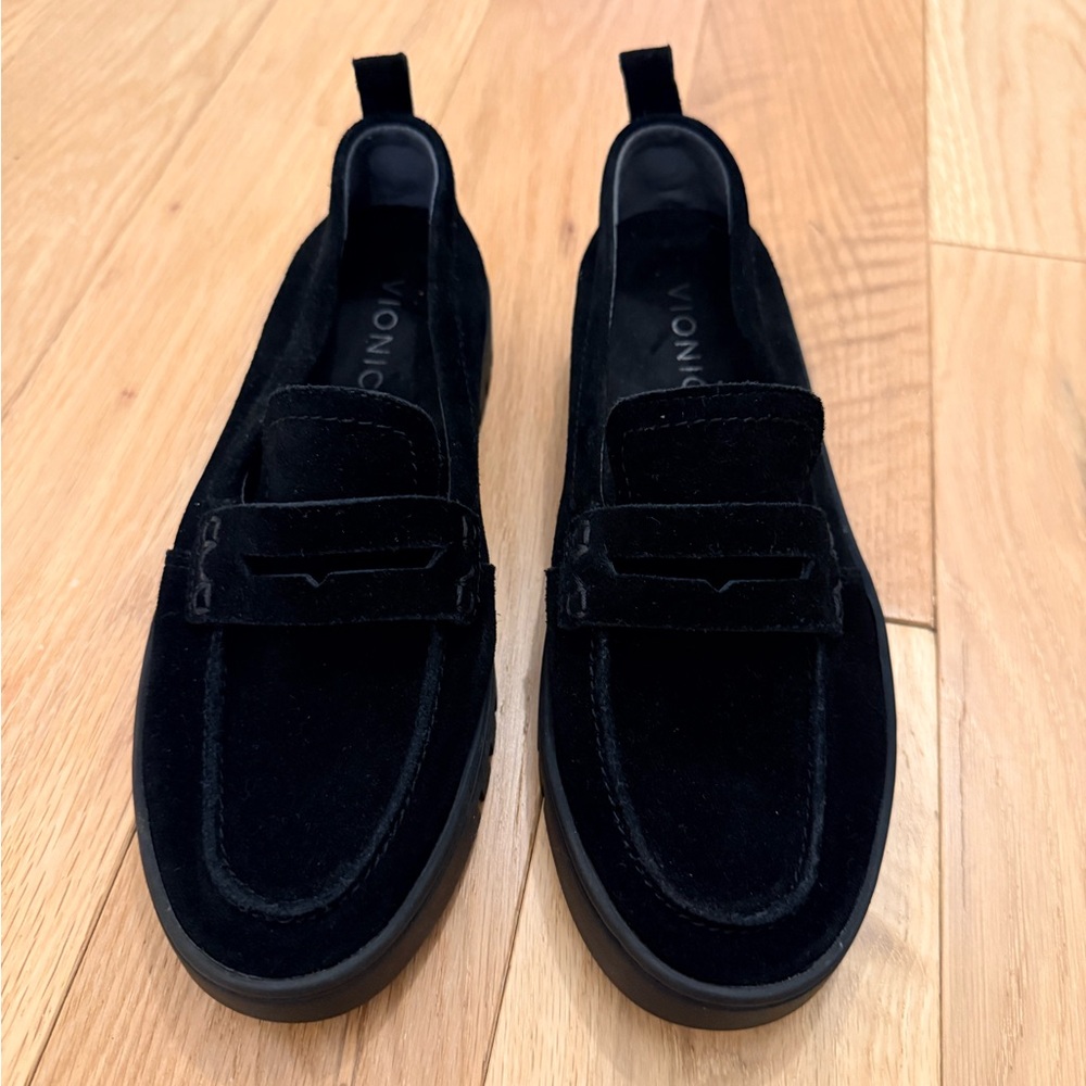Vionic Women’s Black Suede Loafers